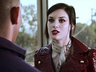 Stoya được nhấn lên chống lại một cửa sổ và fucked từ phía sau