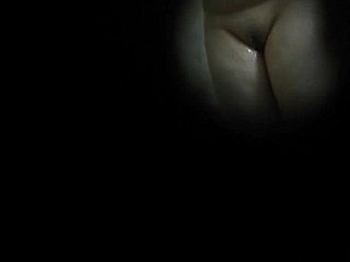 데시 자매 음모는 샤워하면서 염탐