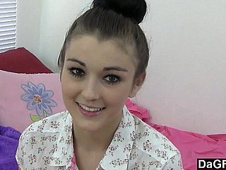 Dagfs - Teen saraf melakukan porno untuk pertama kalinya