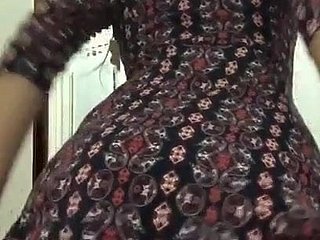 Gadis seksi muda striptis