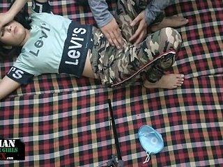 گھریلو دیسی جوڑے نجی ، اتارنا making out جنسی ویڈیو