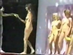 concurso de aloofness vendimia desnuda
