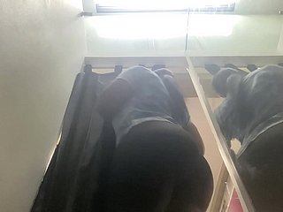 سارہ شاپنگ سینٹر کے ڈریسنگ روم میں چھپا ہوا کیمرہ