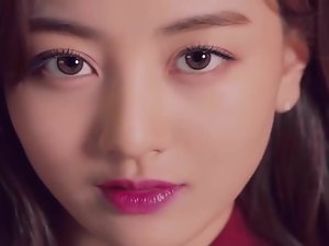 Jihyo & أمبير؛ مينا & # 039؛ ق نائب الرئيس الانفجار المزدوج فريق