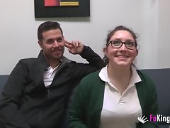 Nuevo escándalo! Ella se escapa de aloofness escuela