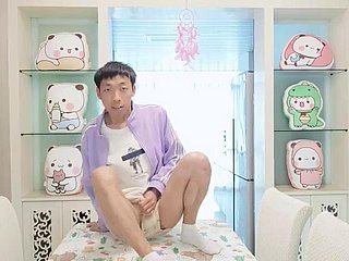 亚洲可爱男孩别墅餐厅呻吟自慰射精吃精液