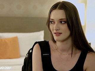Sensasi Baru - Kesilapan Hotel Membuatkan Zakar Saya Dihisap Dan Disentuh (Olivia Madison)