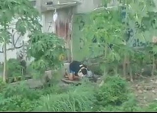indonesian- ngintip джилбаба ngentot belakang bangunan