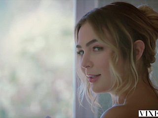 Fox Kendra Sunderland and Blair Williams Portion a Flannel